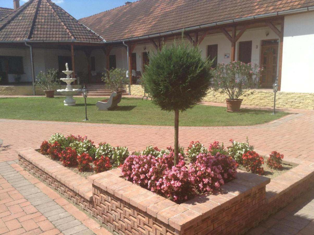 Bornemisza Kuria Wellness Resort Tiszabecs Экстерьер фото